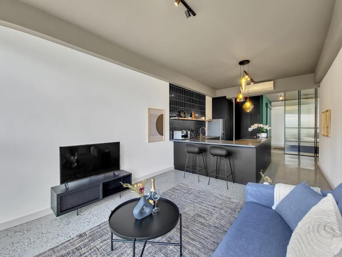 Apartment Stylish, Secure & Modern Work From Base *