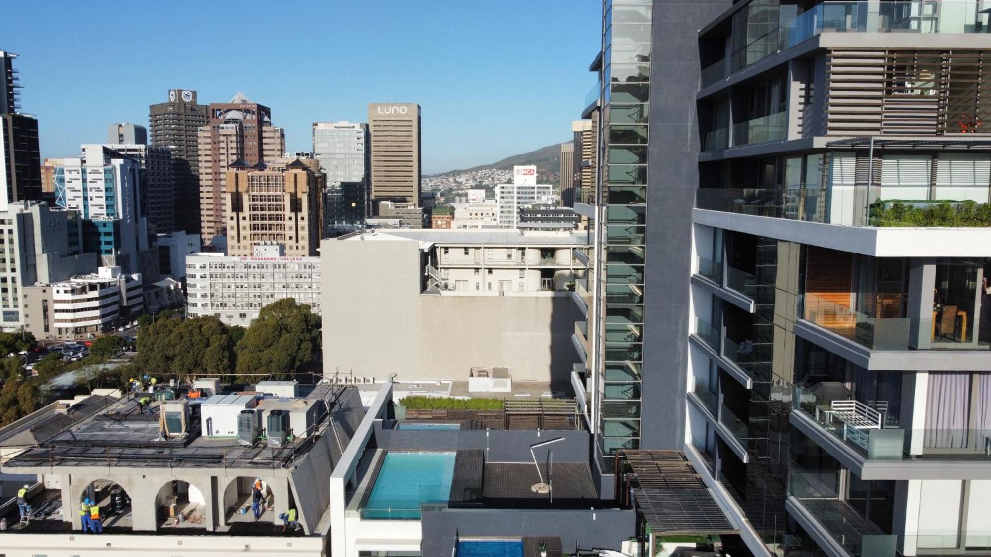 Luxury 2br Sky Views & Prime Location