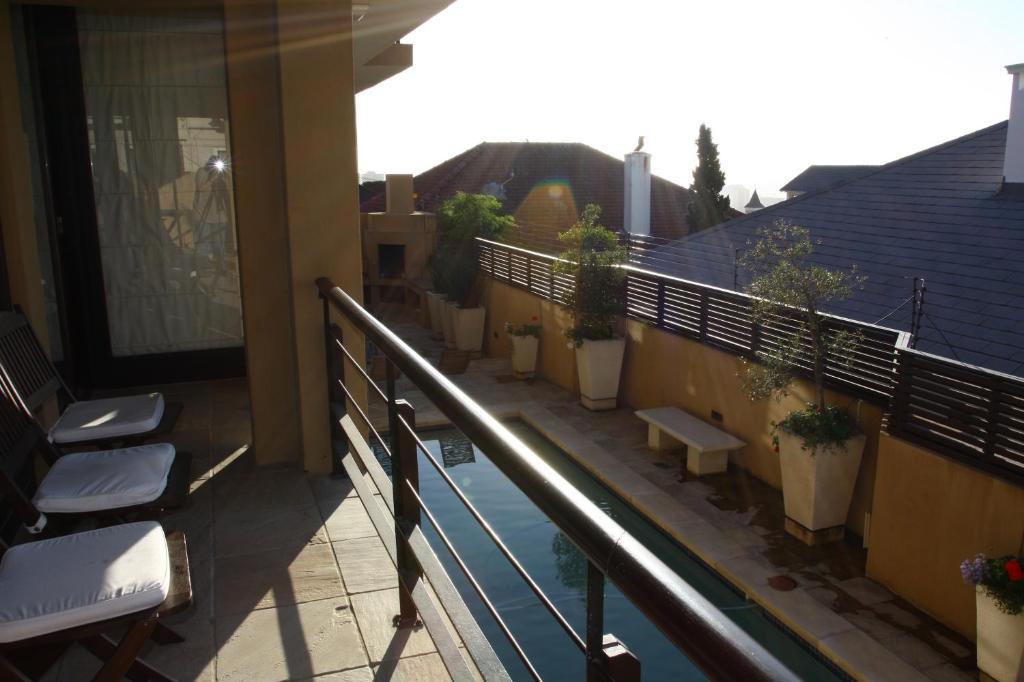 Guest house Ten On Joubert Cape Town