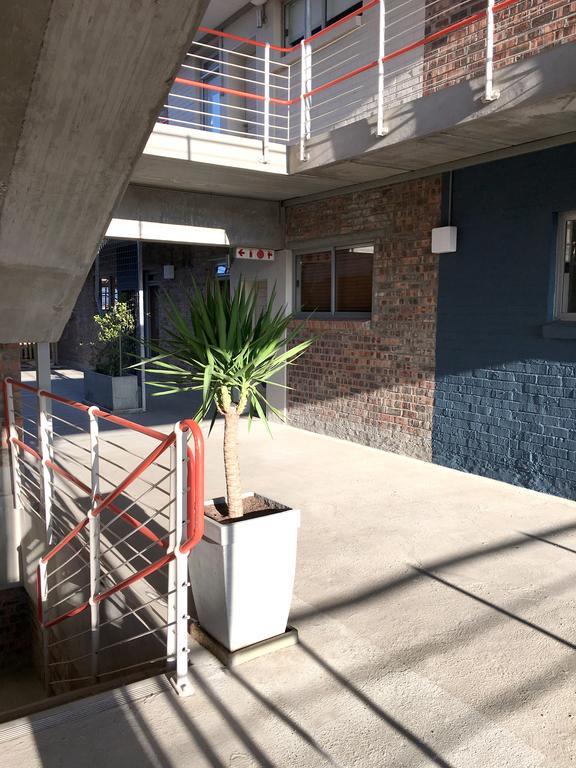 Apartment Swift Contemporary Studio Apartment