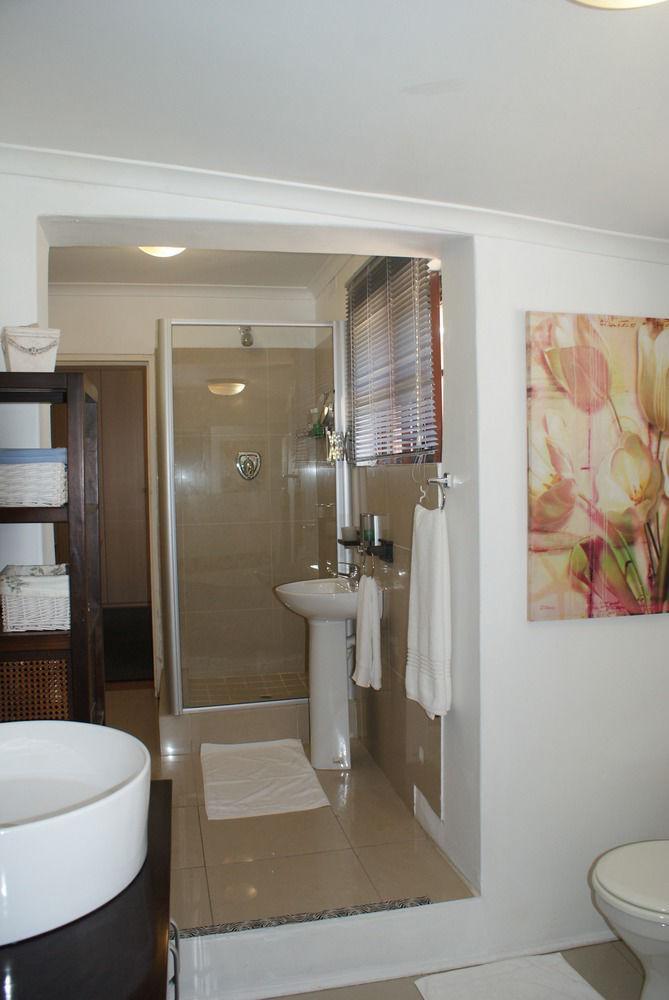 51 On Forest Drive Apartment