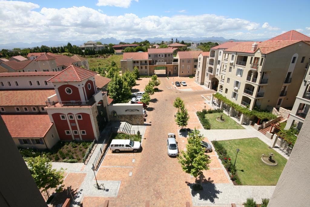 21 Catnia Apartment *