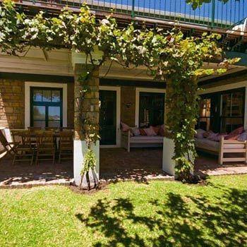 Poplar Tree Hotel 4*