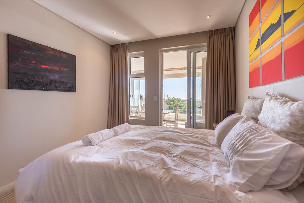 Apartment Island View, Lagoon Beach, Cape Town