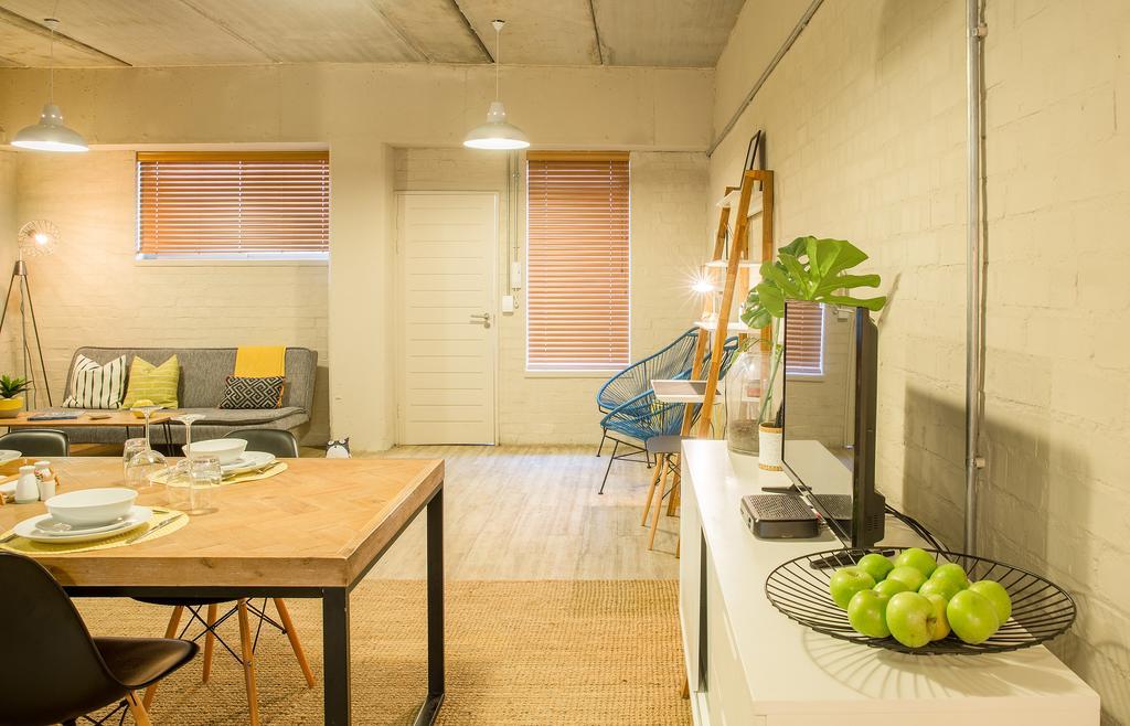 Swift Contemporary Studio Apartment Apartment
