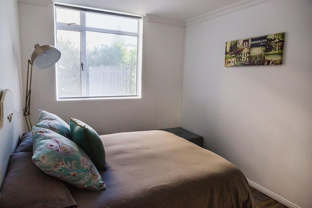 Modern Apartment, Centrally Located In Sea Point * Cape Town