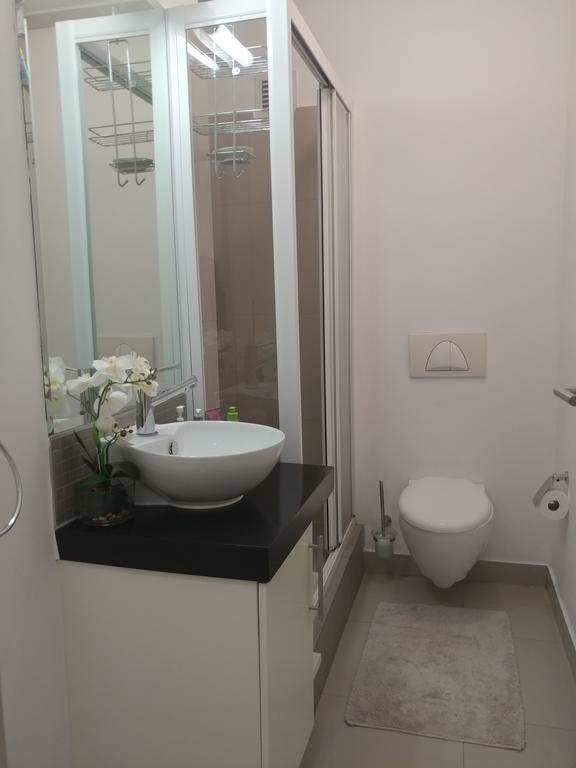 The Quadrant A206 Apartment *