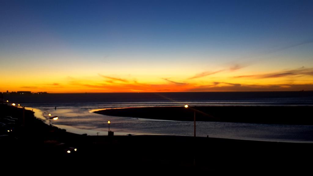 Lagoon Beach Penthouse * Cape Town