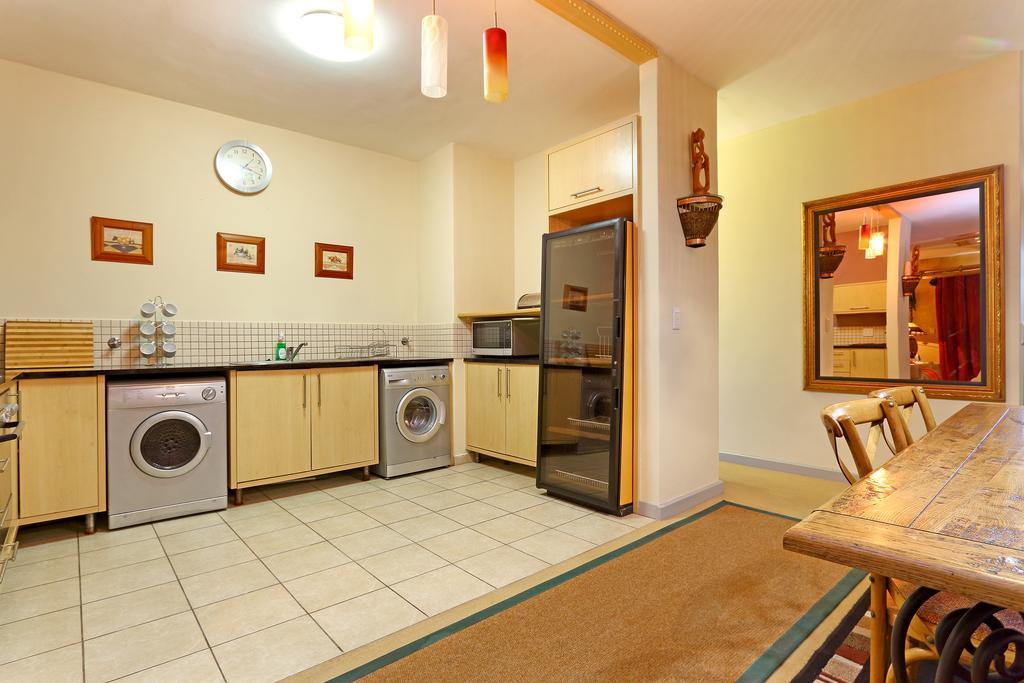 Century City Royal Apartments Apartment