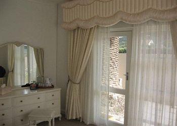 The House 3*