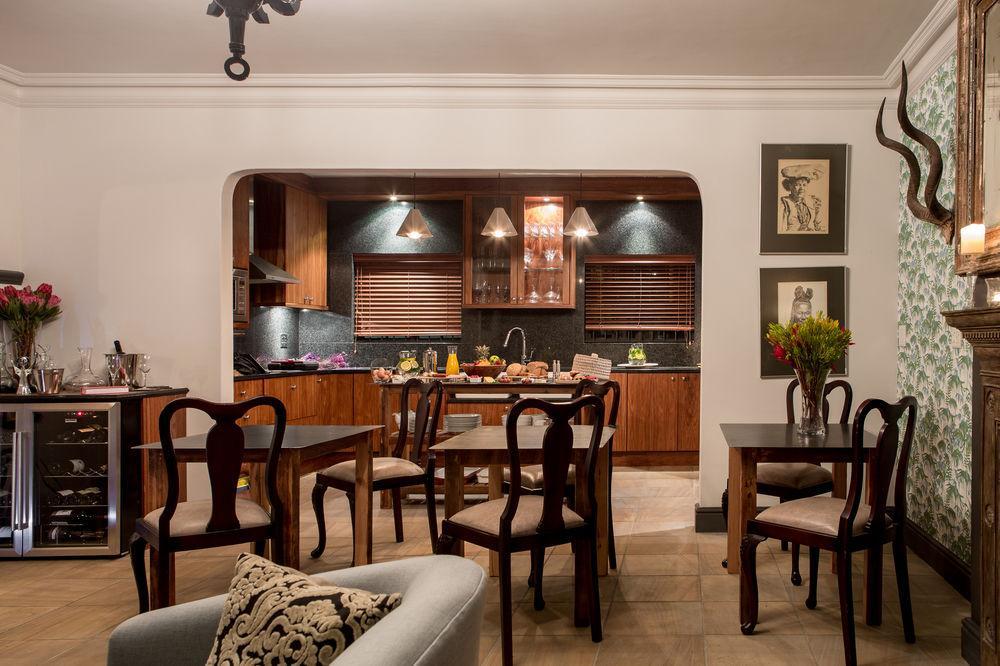 Cedrics Lodges * Cape Town