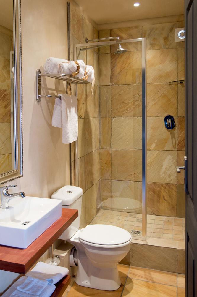 Cedrics Lodges Hotel