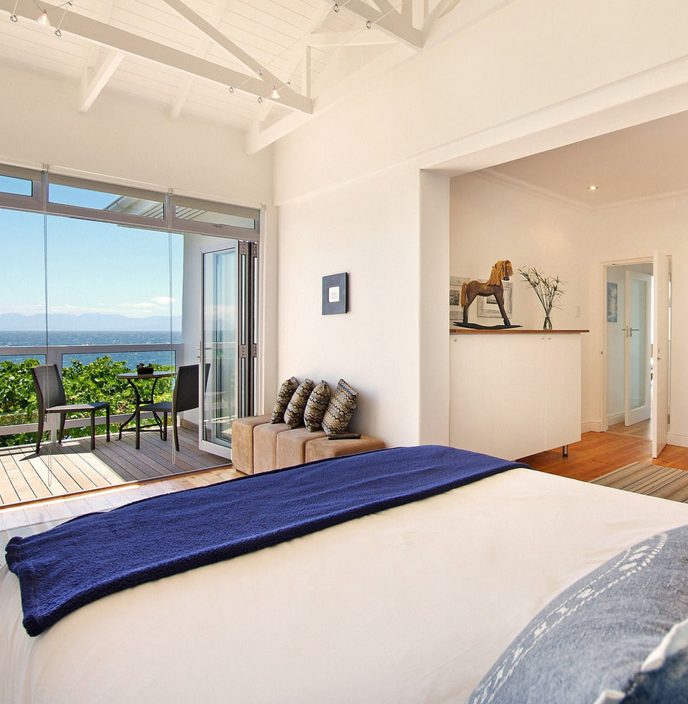 Watercolours House 4*