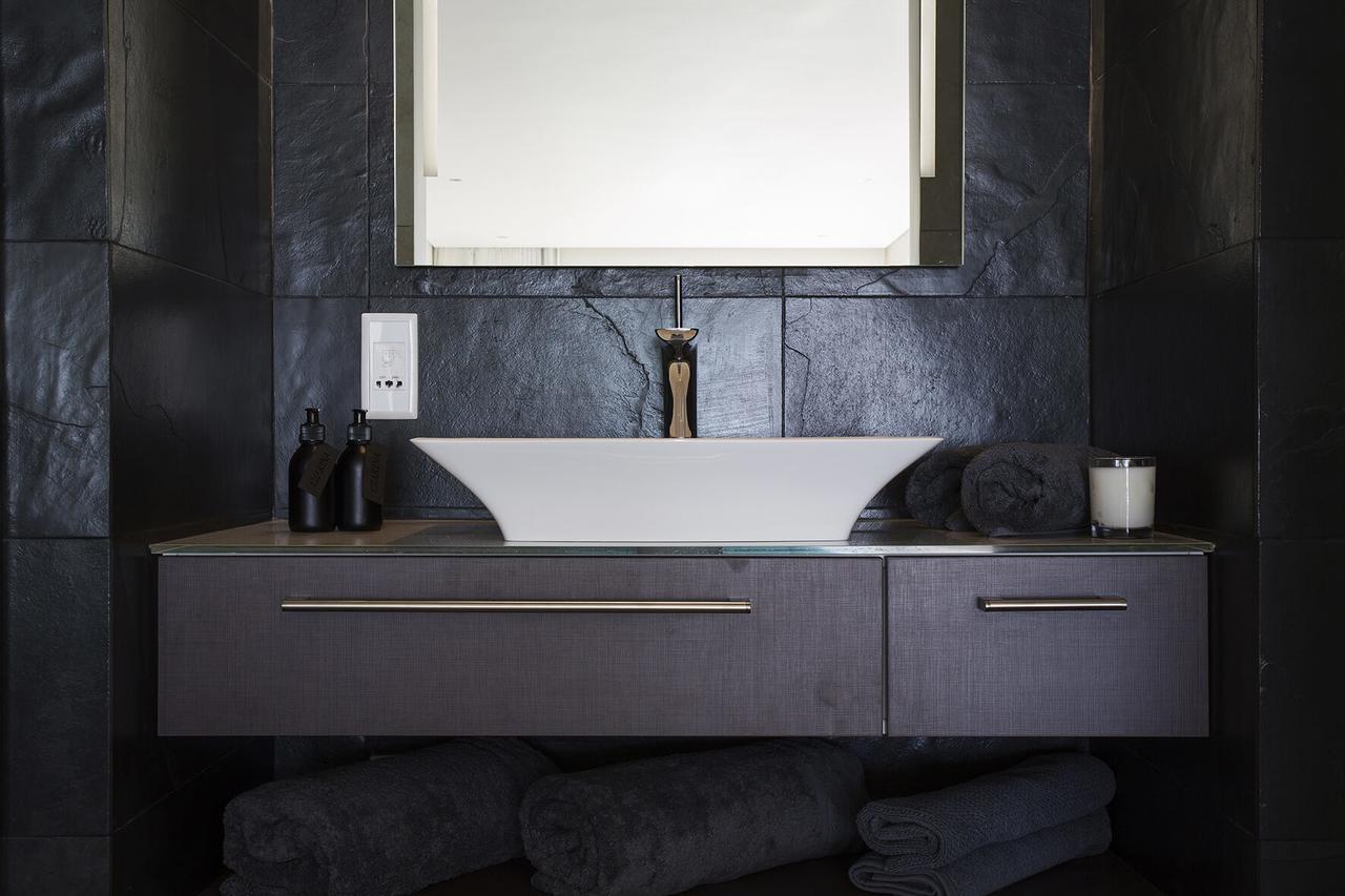 Cb-one Luxury Guest house