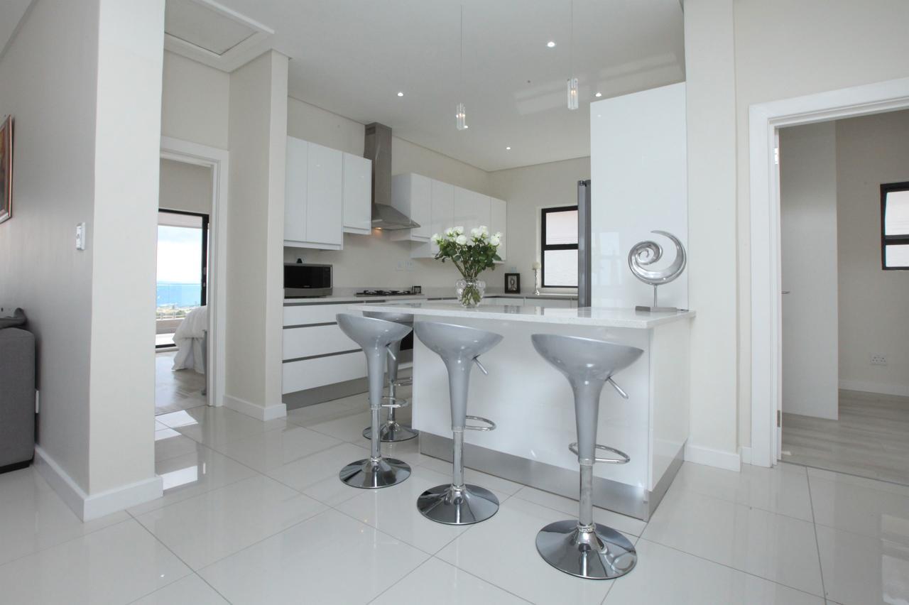 Apartment 43 Ocean View Drive Point *