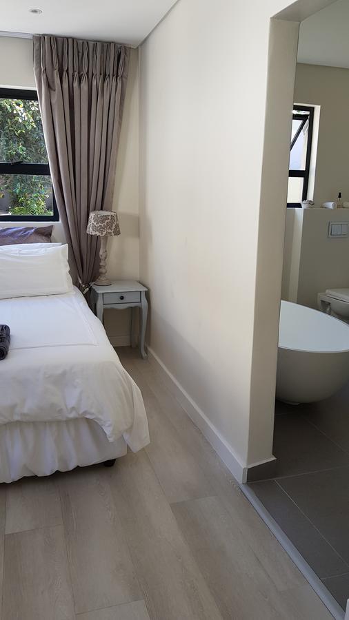 43 Ocean View Drive Point * Cape Town