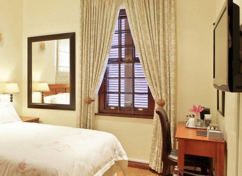 The Oak & Vine Luxury 4* Cape Town