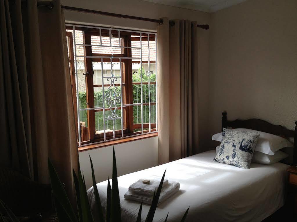 African Sun Apartment Guest house