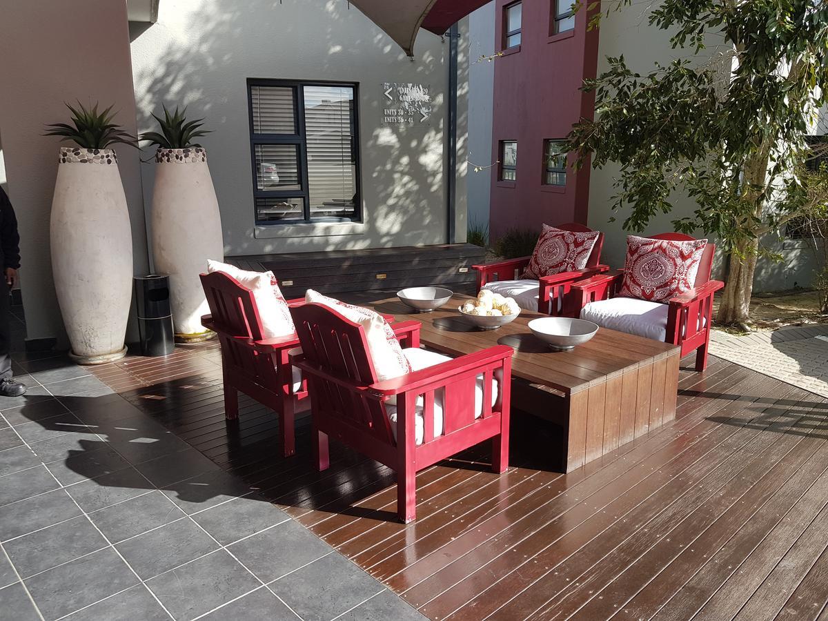 Burgundy Luxury Apartment *