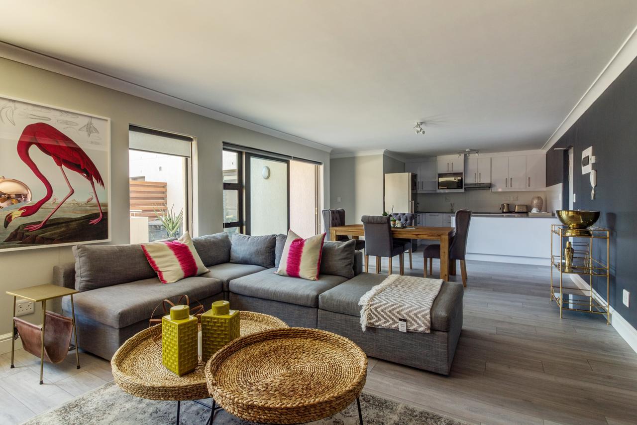The Paragon Luxury Apartment *