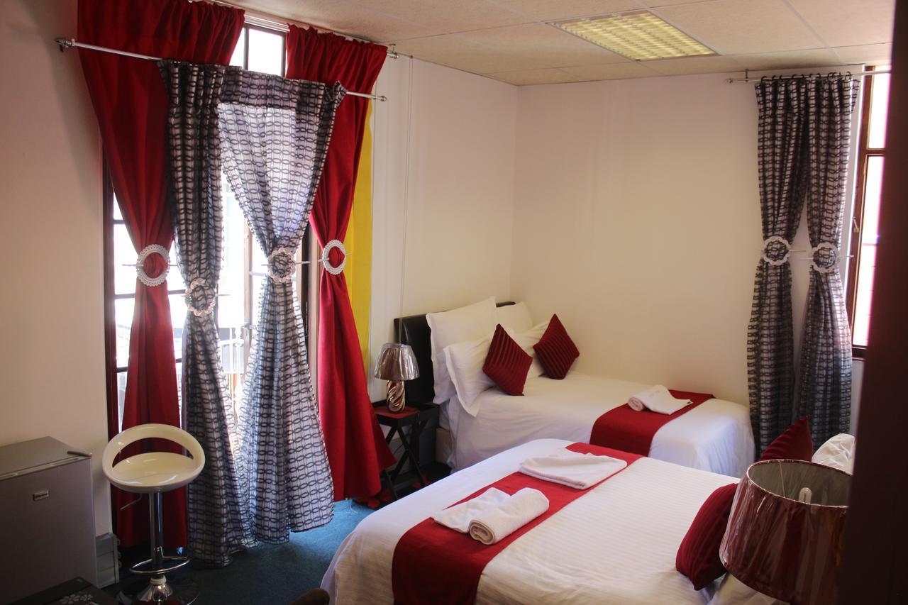 Unique Lodge Cape Town