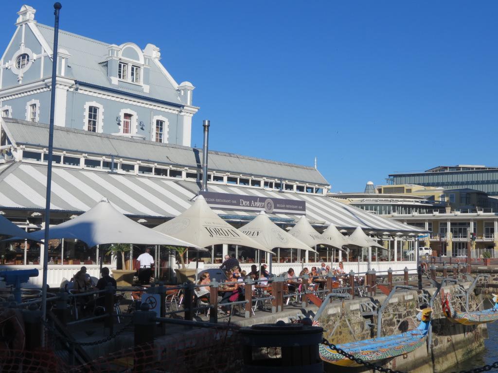Apartment Brighton Court Beachfront Luxury *