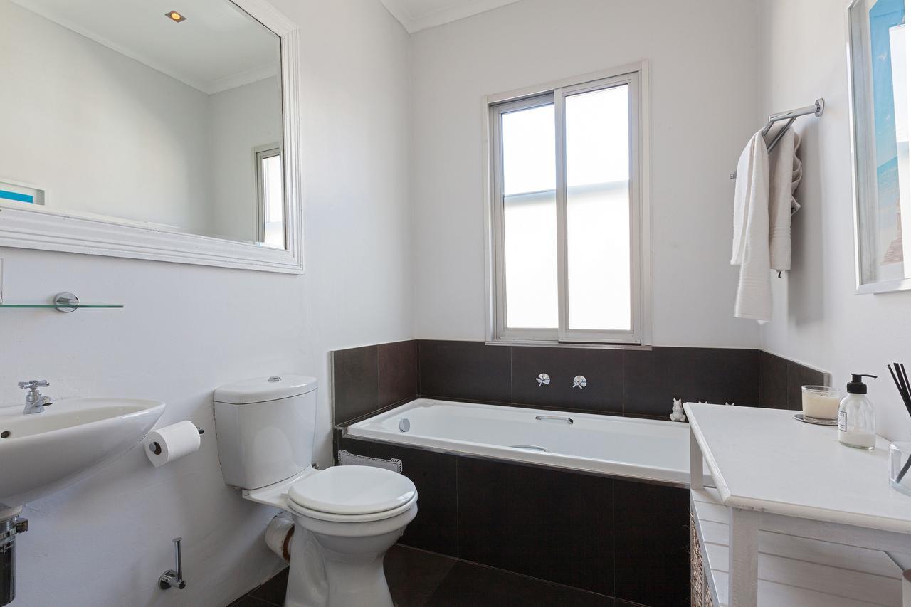 Apartment Polana Court 12 By Ctha Cape Town