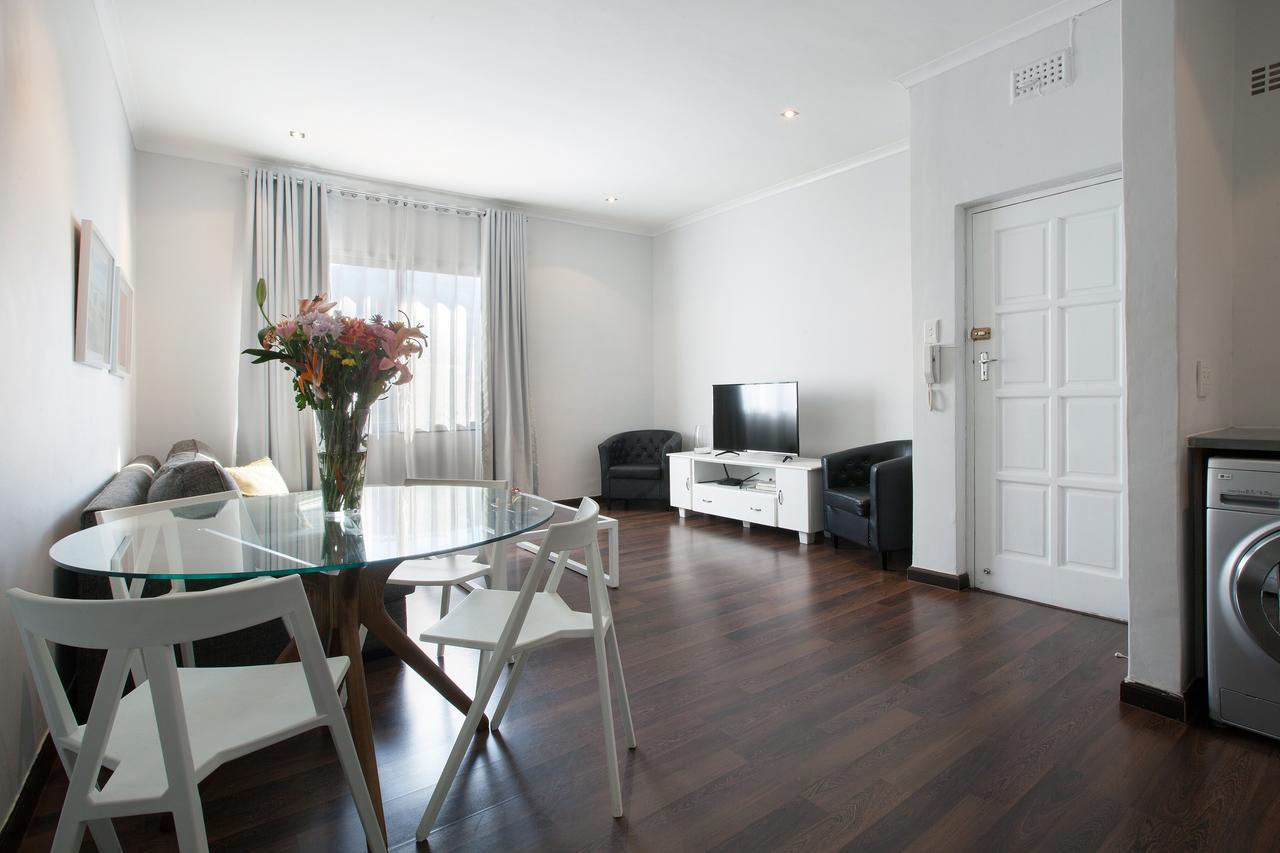 Polana Court 12 By Ctha Cape Town