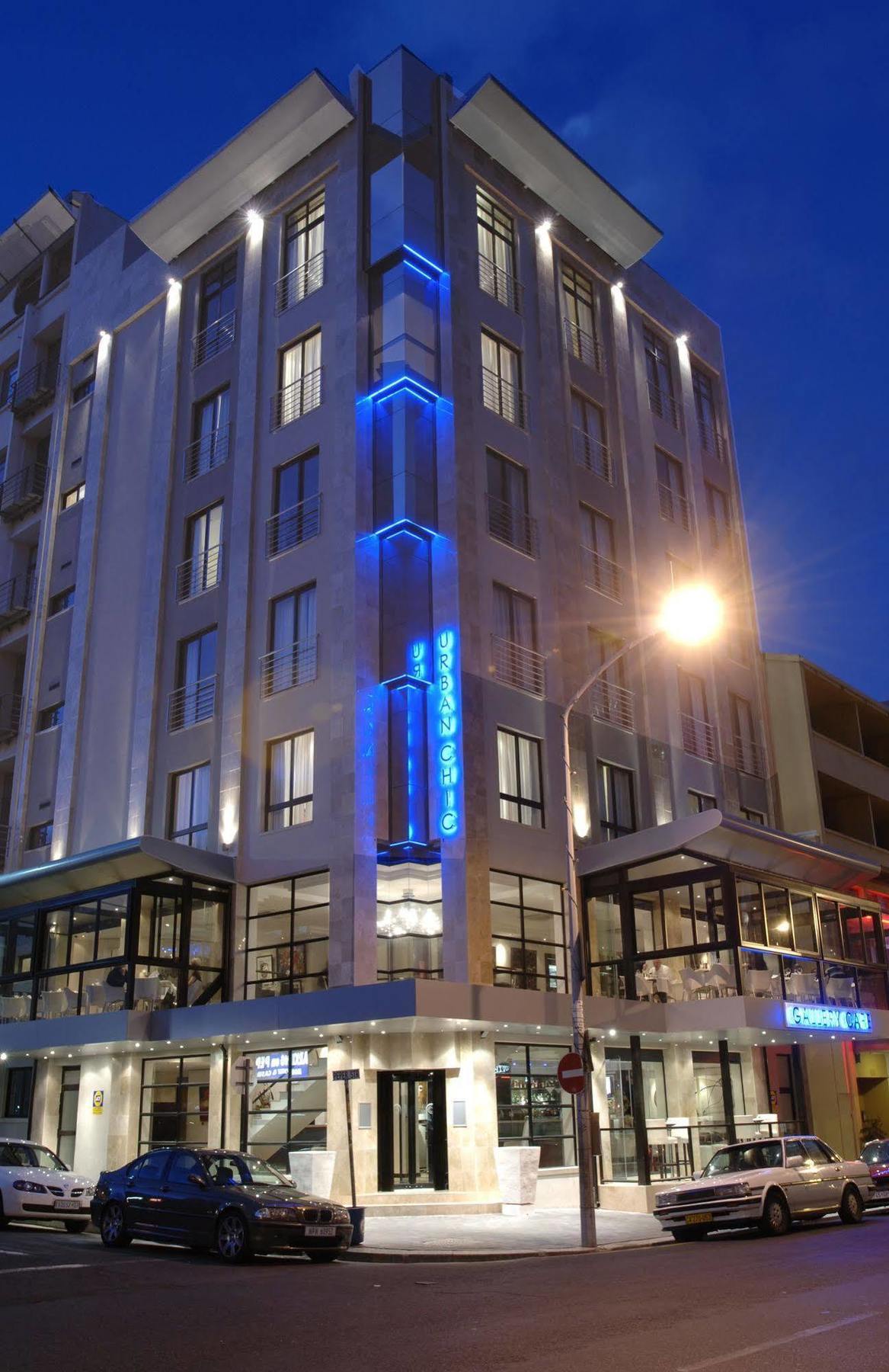 Urban Chic Boutique & Cafe Hotel