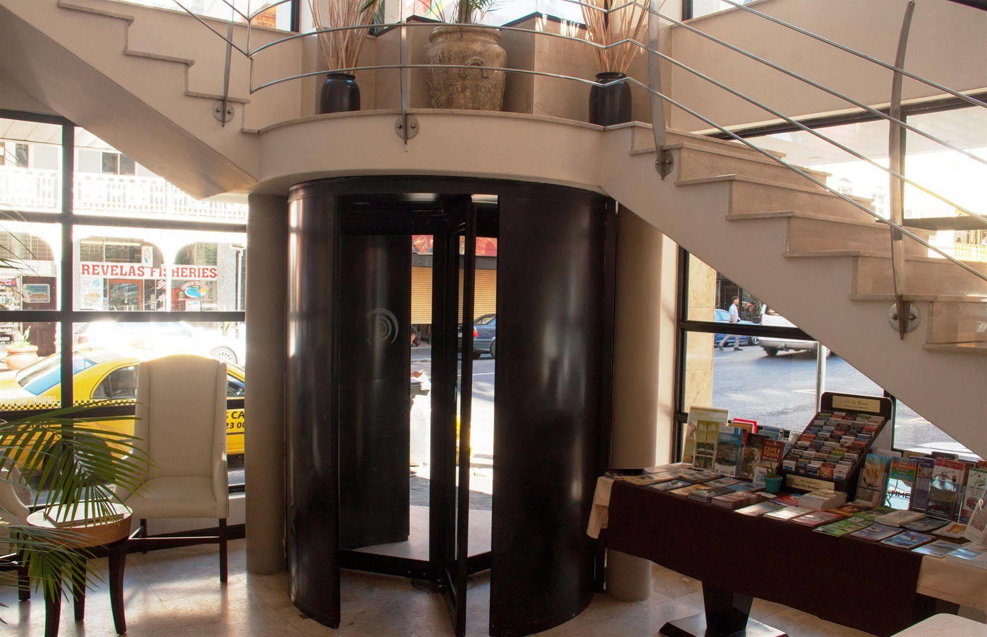 Urban Chic Boutique & Cafe 4* Cape Town