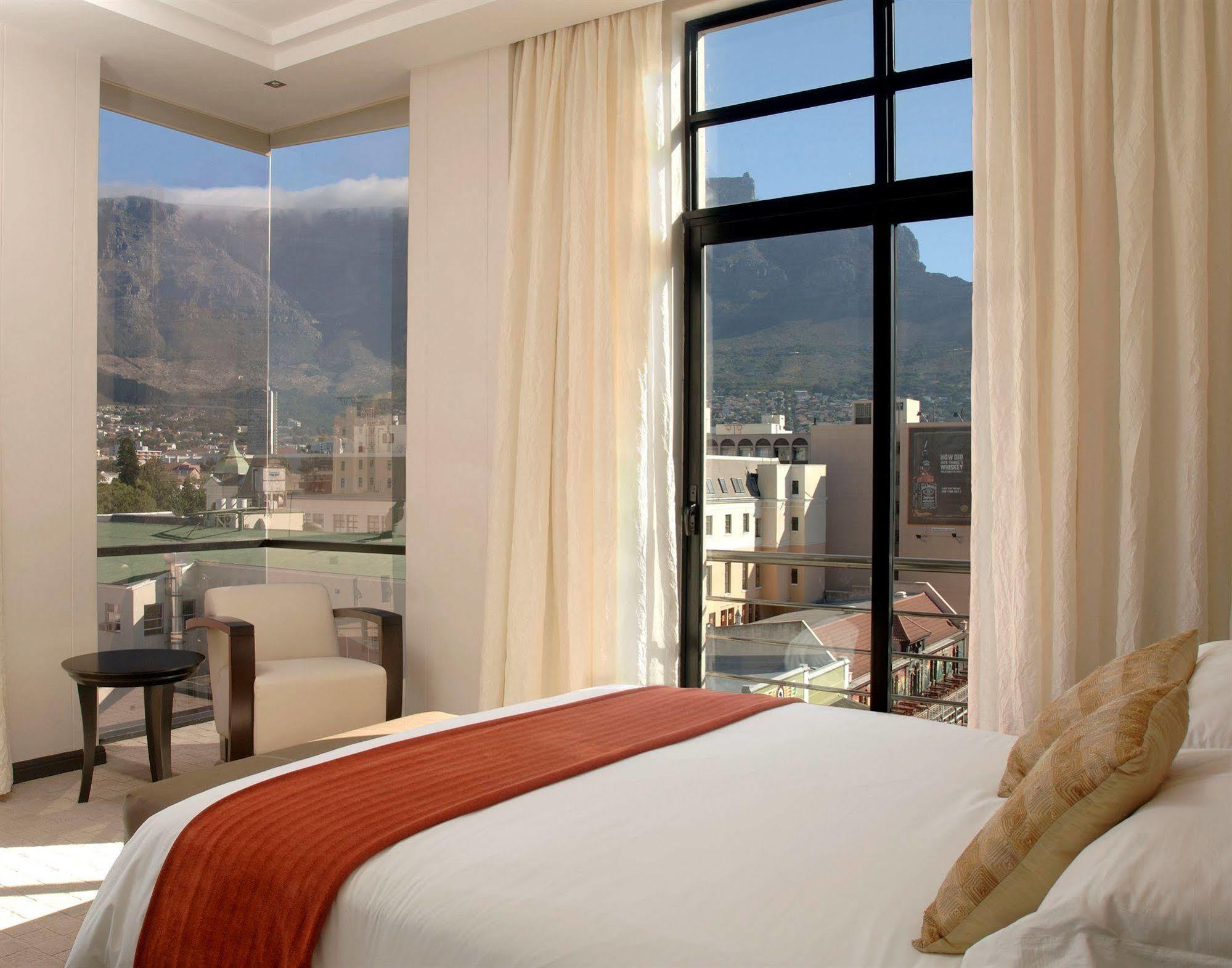Urban Chic Boutique & Cafe Cape Town
