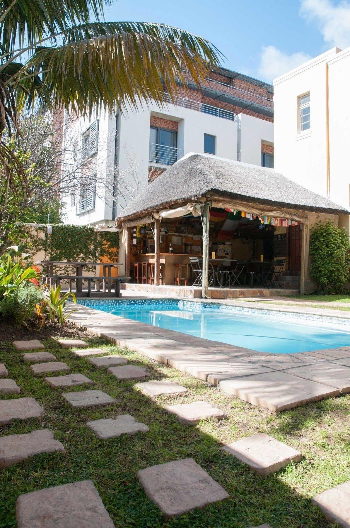 Hostel A Sunflower Stop Backpackers