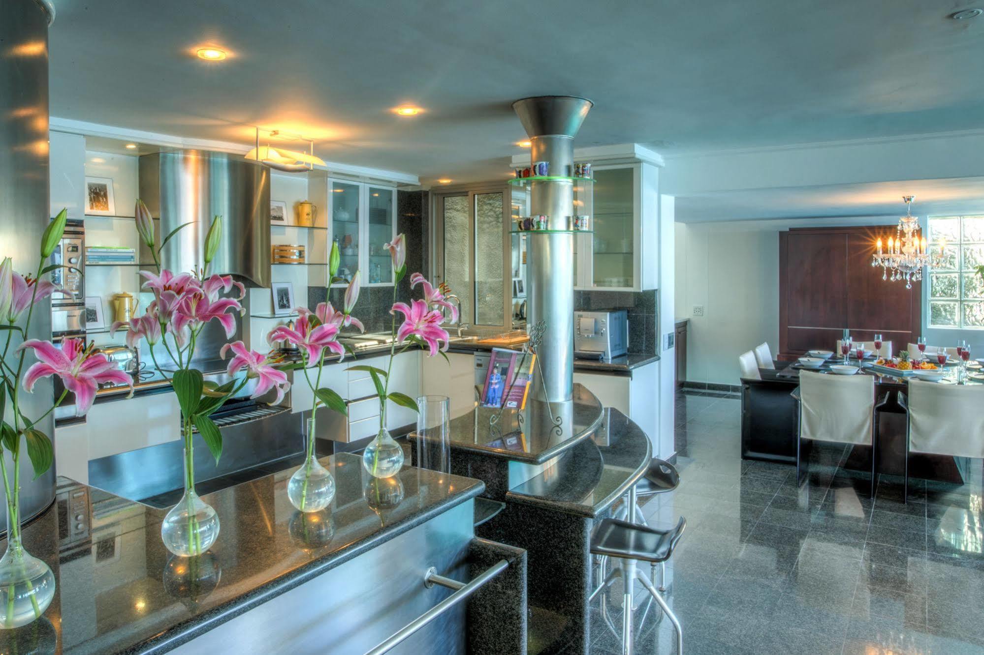 Clifton Rocks Apartment