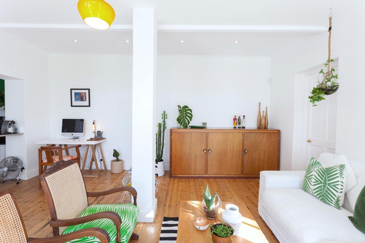 9 Tuinhuis * Cape Town