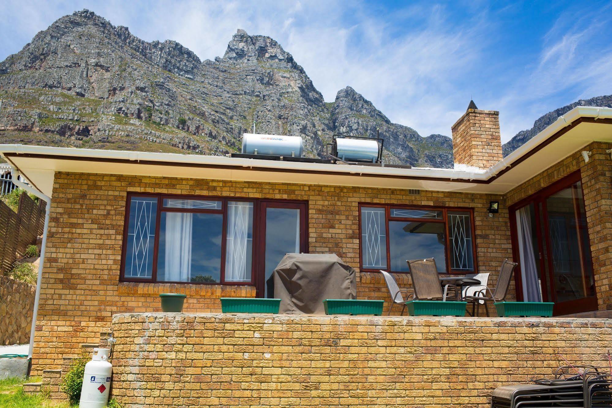 Casa de hóspedes African Groove Camps Bay Cidade Do Cabo