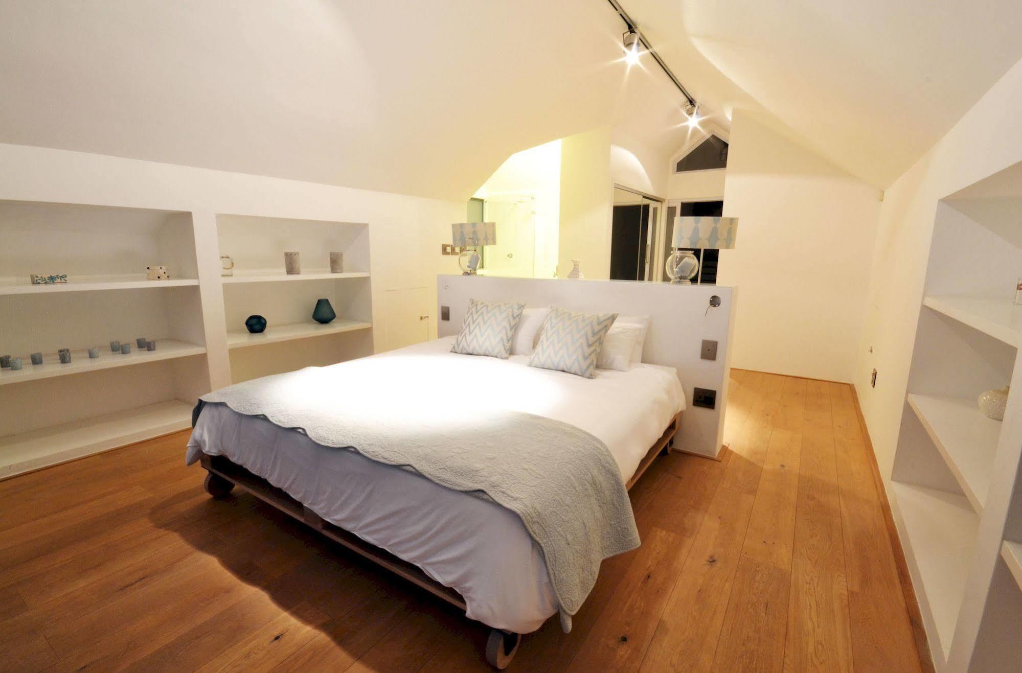 Scandinavian Mansion. 9 Bedroom Palace. Cape Town