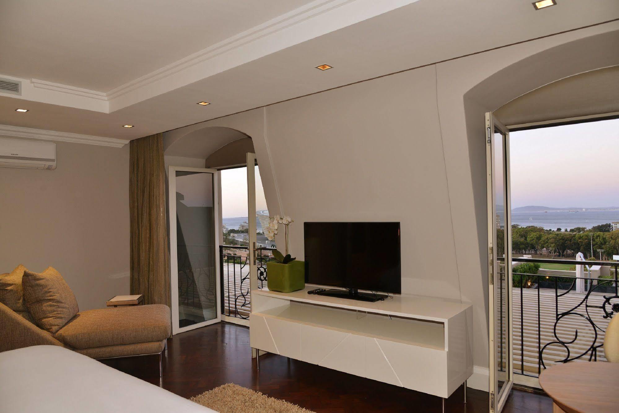Cape Royale Luxury Hotel Cape Town