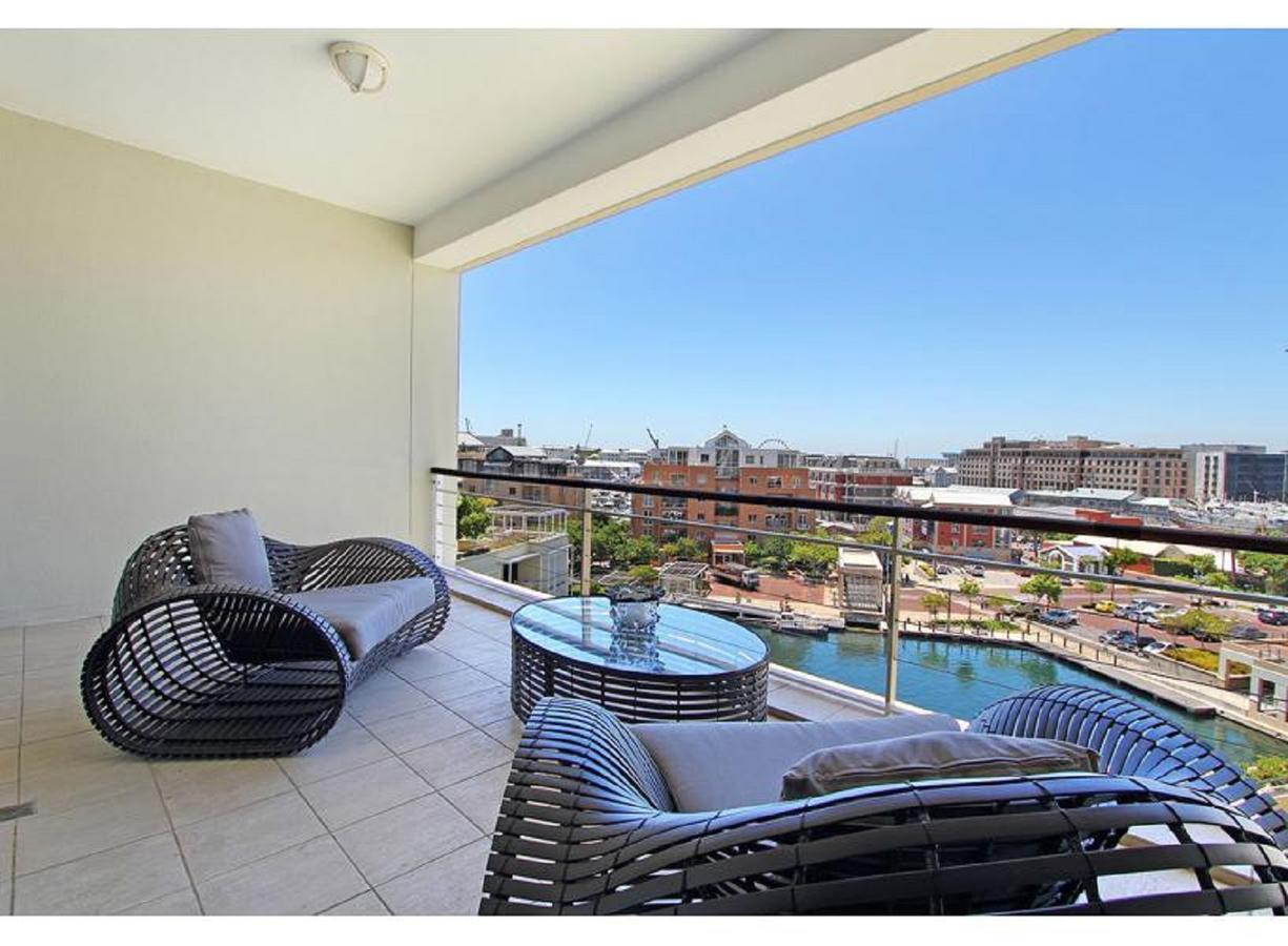 Apartment Pinemore Waterfront
