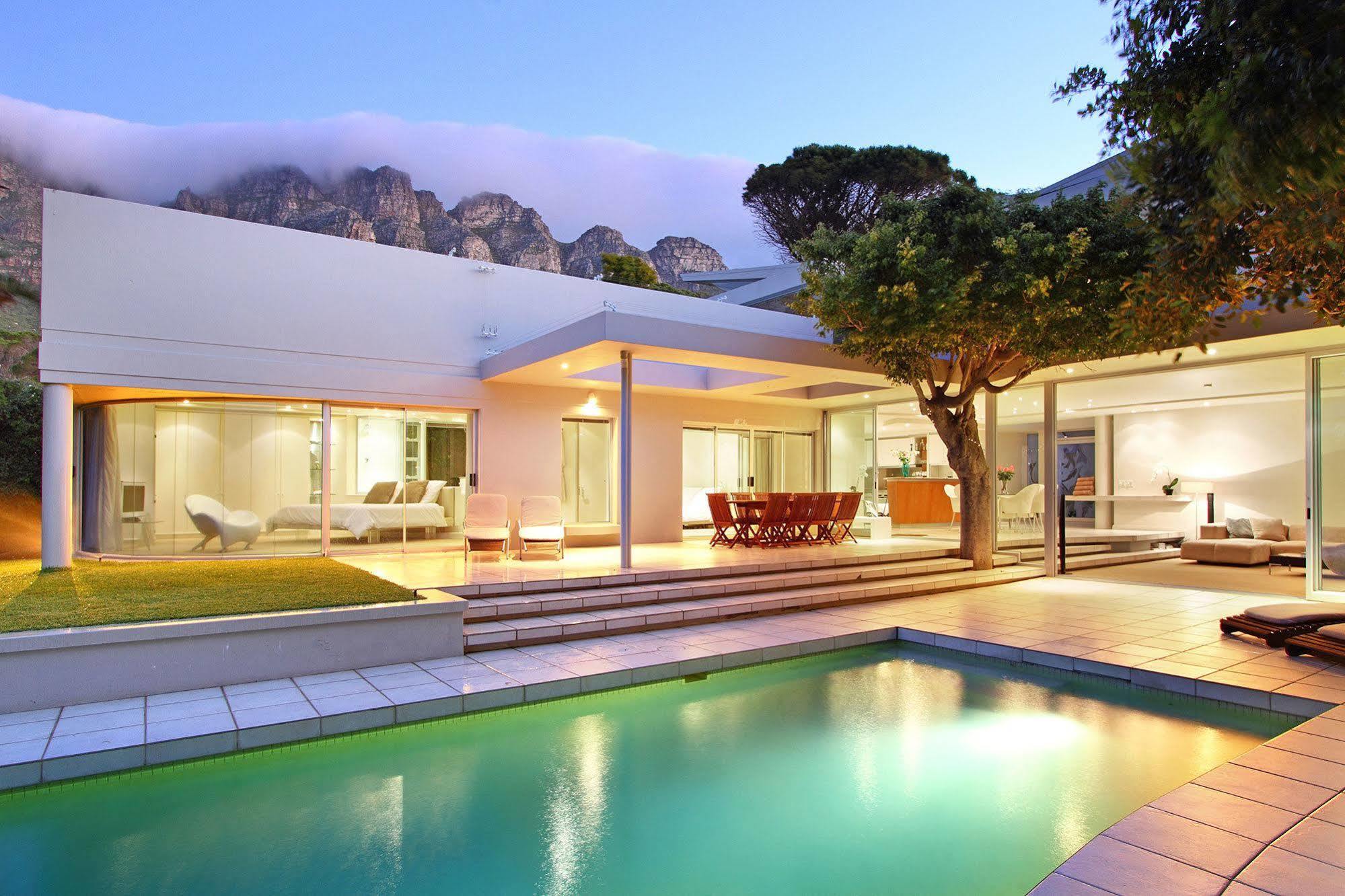 Villa Lion's View & Cape Town