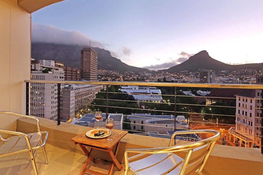 Apartment The Piazza Cape Town