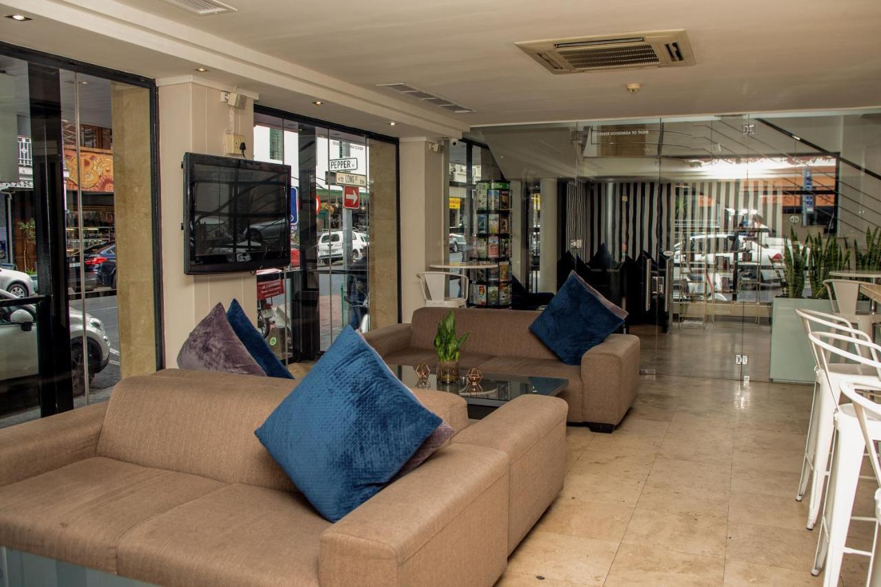 Urban Chic Boutique & Cafe