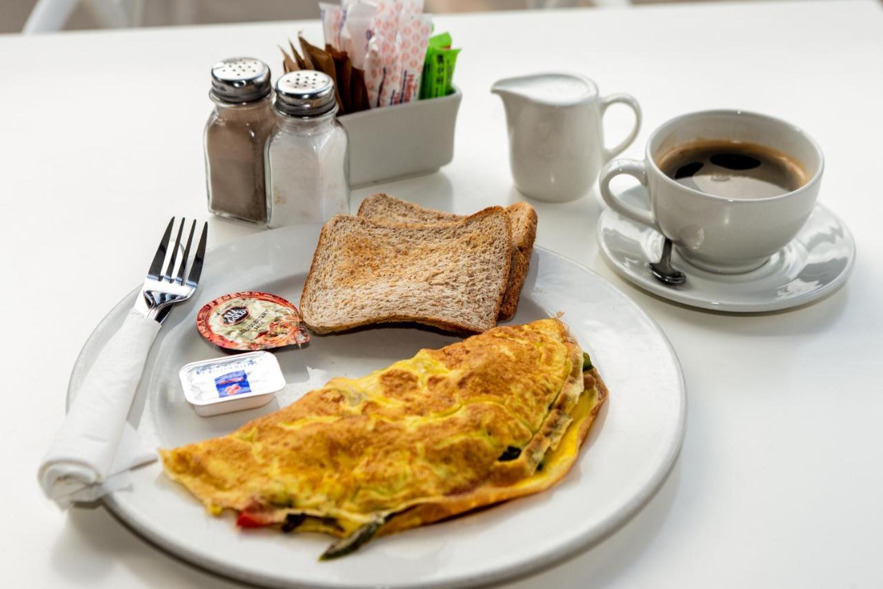 Urban Chic Boutique & Cafe Hotel 4*