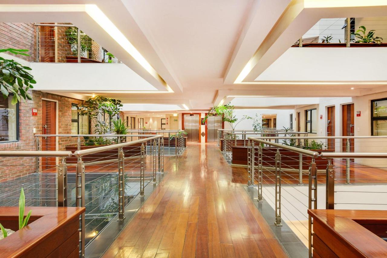 Authentic Near The Waterfront Apartment *