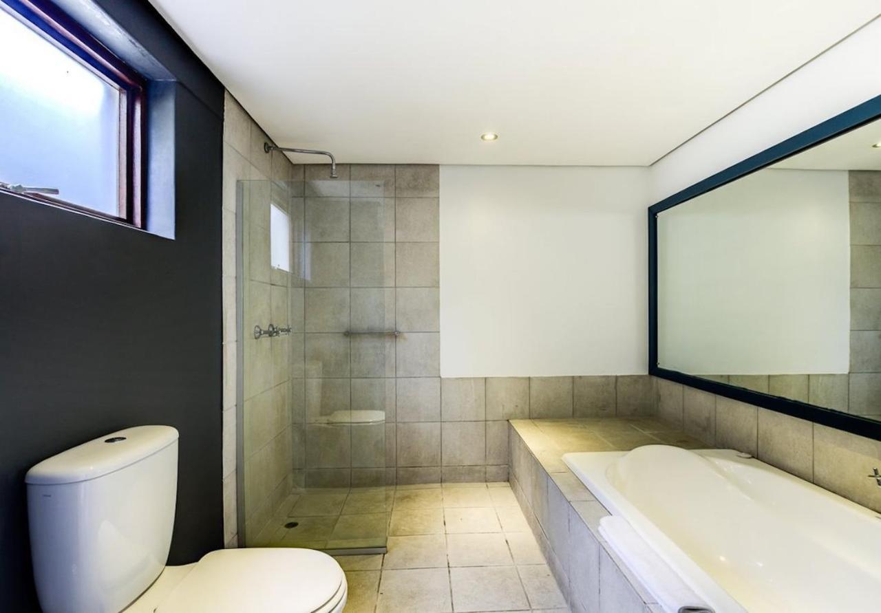 Ten On Joubert Guest house *