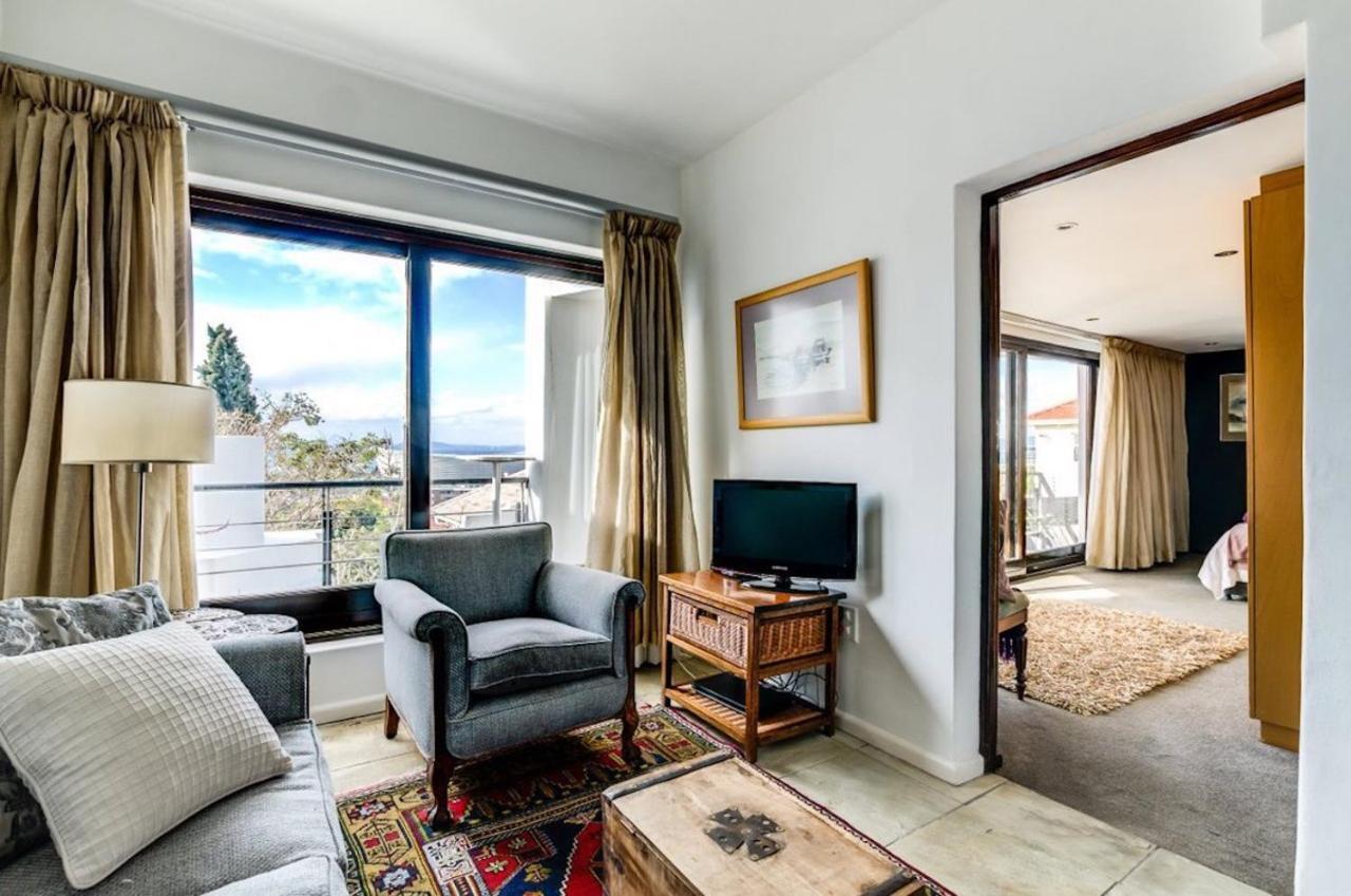 Ten On Joubert Guest house *