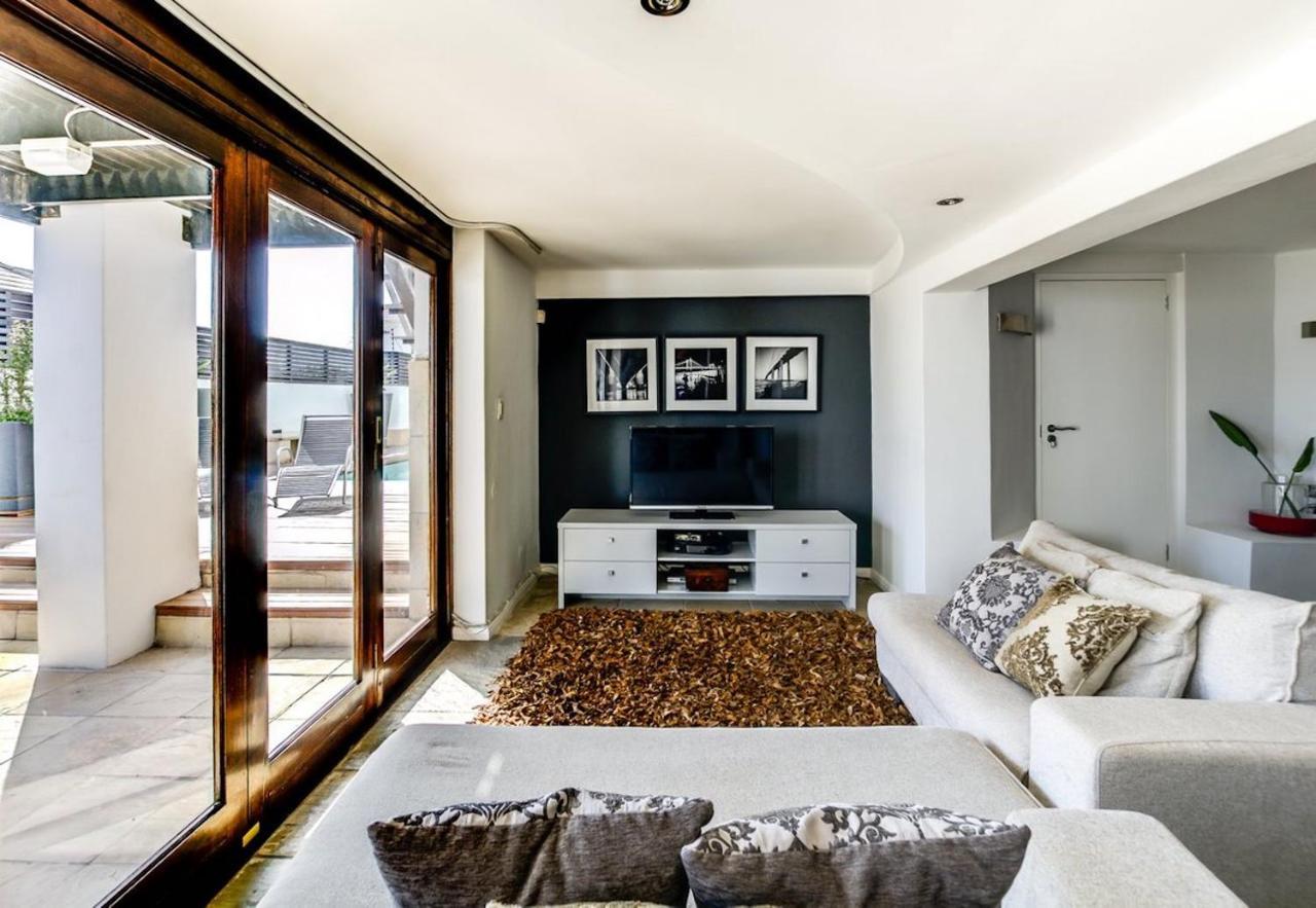 Ten On Joubert Guest house