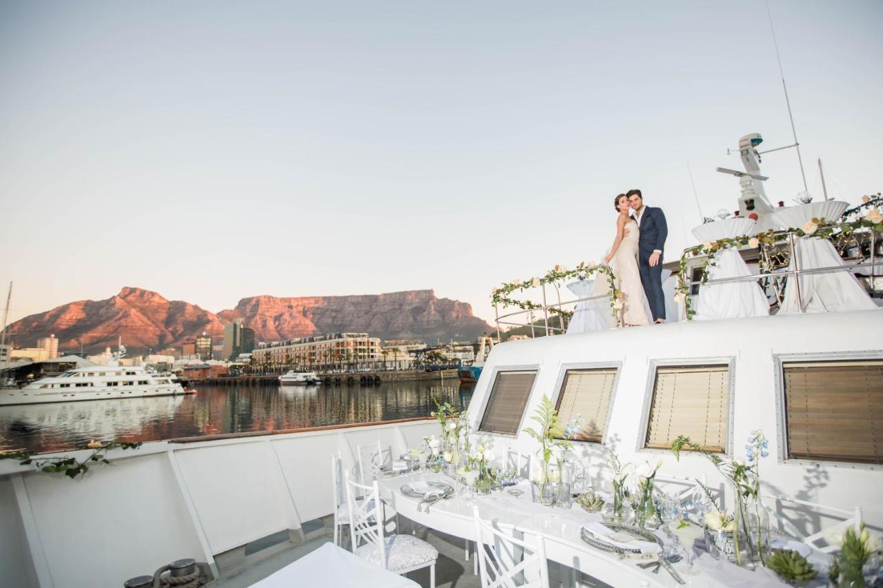 Jackie O Classic Luxury Yacht & Boutique