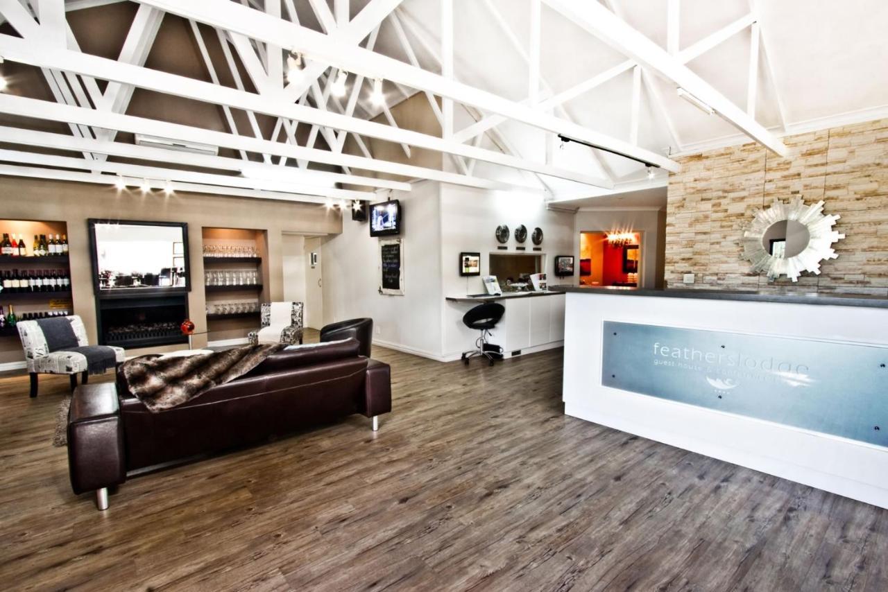 Feathers Hotel 4*
