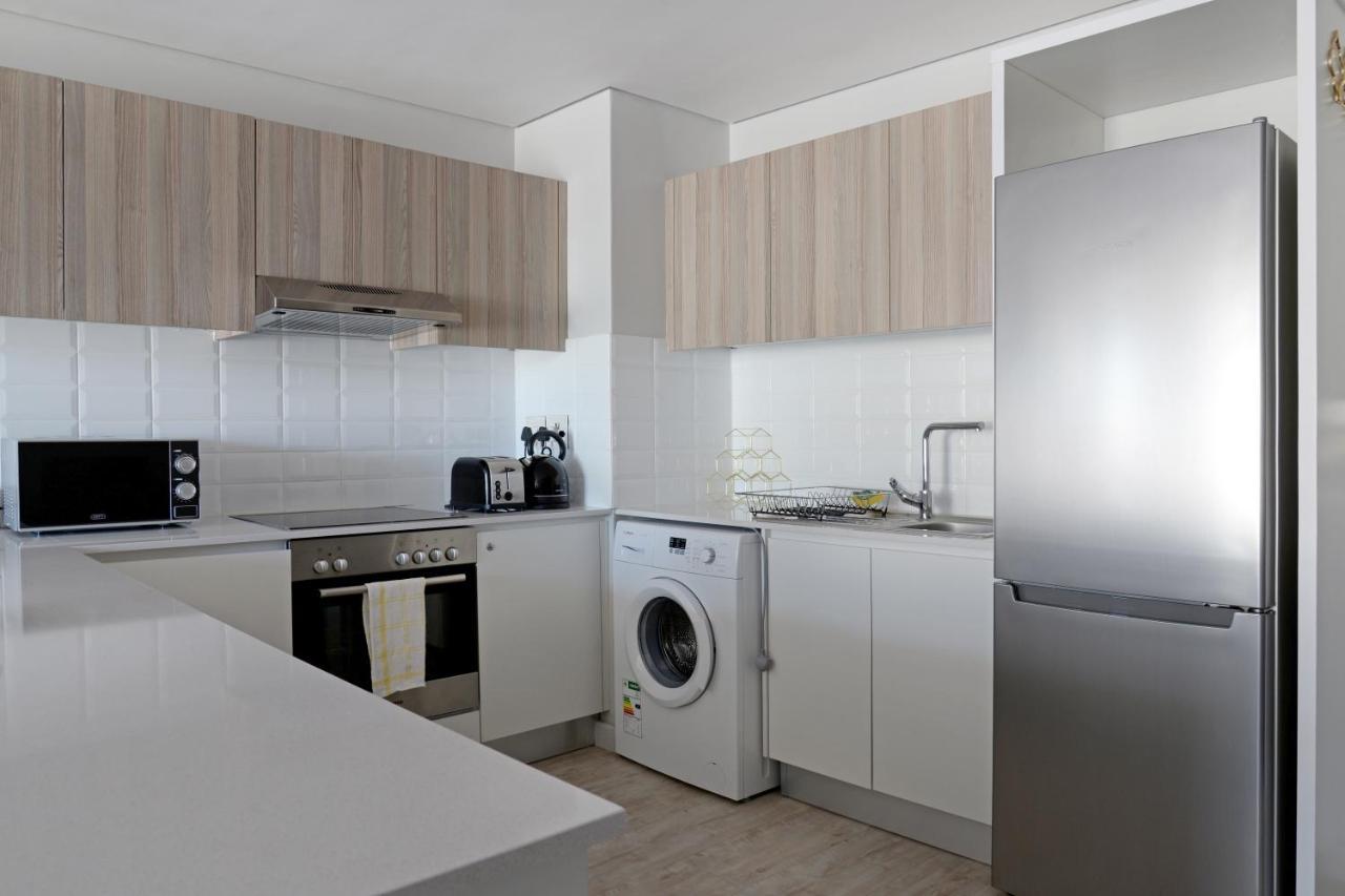 Greenwich Square Apartment *