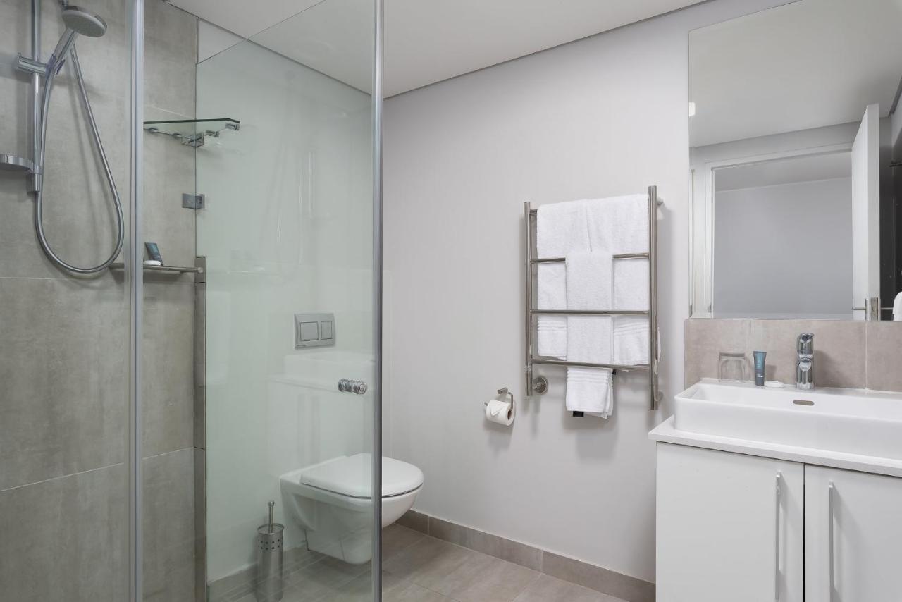 Greenwich Square Luxury *
